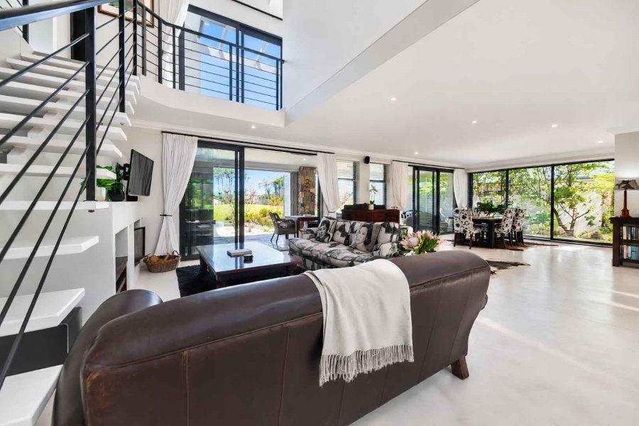 4 Bedroom Property for Sale in Fernkloof Estate Western Cape